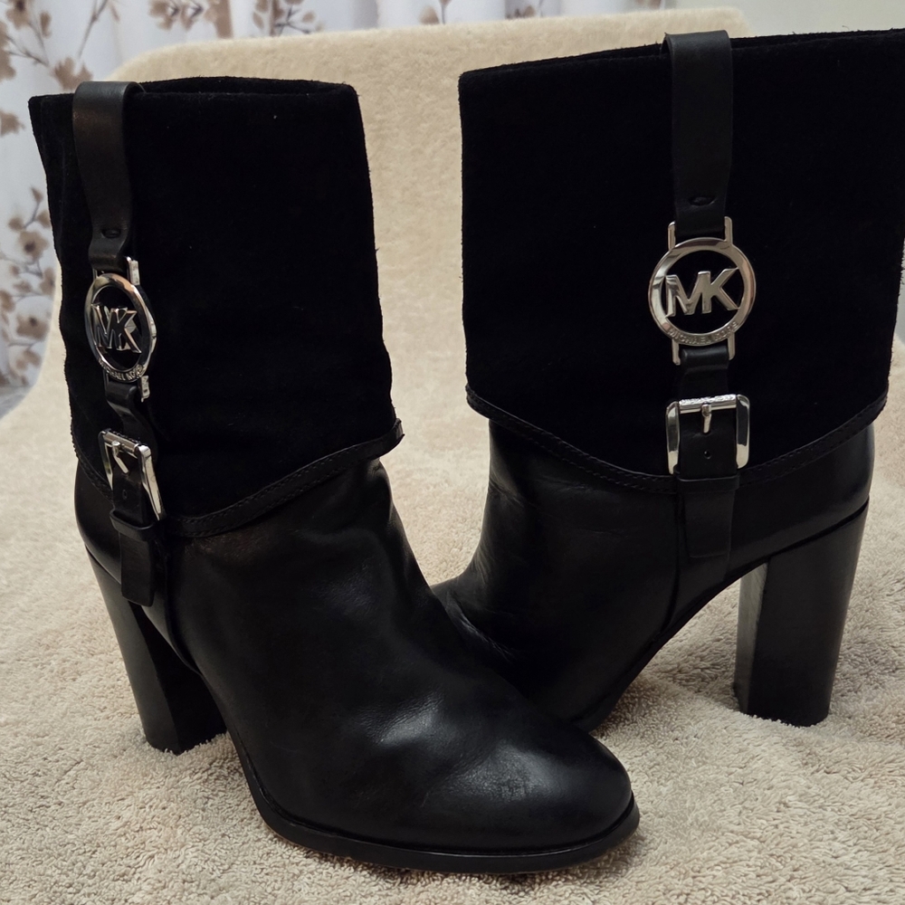 Micheal Kors Black Leather boots